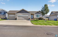 3816 S Sparta Ave, Sioux Falls, SD 57110