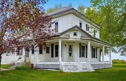 2921 220th Street, Winthrop, IA 50682