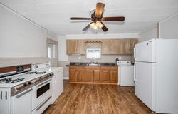 17 Coral St, Lowell, MA 01851