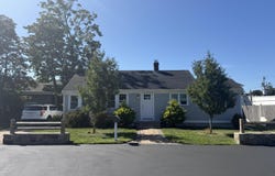 19 Spring Street, Hyannis, MA 02601