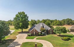 1112 Troon Circle, Shawnee, OK 74801