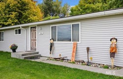 598 N Gray, King Hill, ID 83633