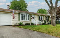 43 Topaz Drive, Warwick, RI 02818
