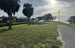 35 3rd Ln, Horseshoe Beach, FL 32648