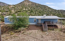 31 Atanacio Road NE, Albuquerque, NM 87123