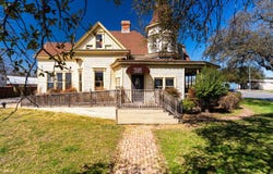 606 S Key Ave, Lampasas, TX 76550