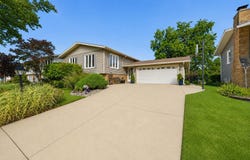 15440 Alameda Avenue, Oak Forest, IL 60452