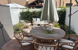 8867 W 35th Way, Hialeah, FL 33018
