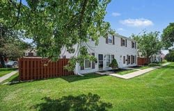 1801 Jamestown Circle, Hoffman Estates, IL 60169