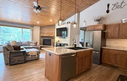 7402 FOREST DR, Minocqua, WI 54548