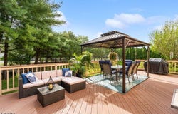 96 Carol Pl, Wayne Twp., NJ 07470-2926