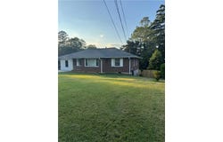 3067 Barksdale Circle, East Point, GA 30344