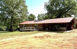 2731 Holmes Road, Mountain View, AR 72560