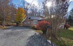 76 Redbud Ln, Hinton, WV 25951