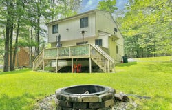2103 Rosemont Drive, Tobyhanna, PA 18466