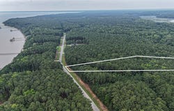1194 Lawnes Neck Dr, Smithfield, VA 23430