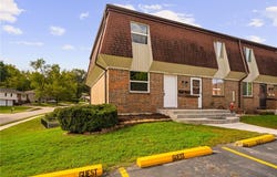 9911 W 52nd Street, Merriam, KS 66203