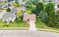 2490 Meadowpoint Drive, Troy, OH 45373