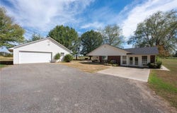2108 N River RD, Lavaca, AR 72941