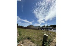 1001 E 9TH St, Lafayette, OR 97127