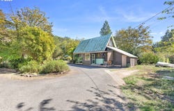 183 ECKLUND St, Canyonville, OR 97417