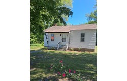 3 HALL ST, ONANCOCK, VA 23417