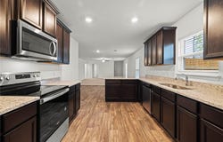 101 Fairfax Ln, Jarrell, TX 76537