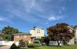 26 Kathleen Drive E, Syosset, NY 11791