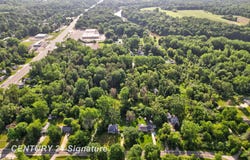 1948 E Chippewa River Road, Midland, MI 48640