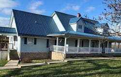 202 Racetrack Rd, MT. HOPE, WV 25880
