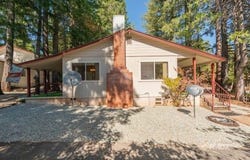 230 Lakeview Dr, Trinity Center, CA 96091
