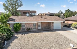 9933 Clearwater Street NW, Albuquerque, NM 87114