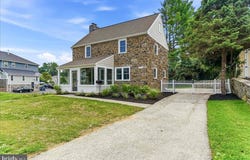 125 S SPROUL Road, BROOMALL, PA 19008