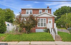 411 E WALNUT Street, PERKASIE, PA 18944