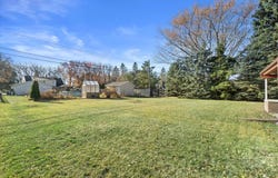 7921 W Whitaker Ave, Greenfield, WI 53220