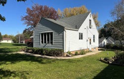 401 S Sherman St, Wausa, NE 68786