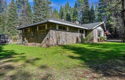 604 Papoose Ln, McCloud, CA 96057