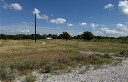 Longview Lane, Bowie, TX 76230
