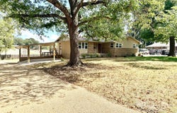 1424 S Jefferson Avenue, Aurora, MO 65605
