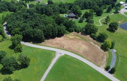 762 Daybreak Dr., Hanson, KY 42413