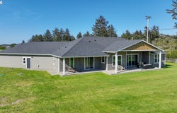 89120 ARROWHEAD Rd, Warrenton, OR 97146
