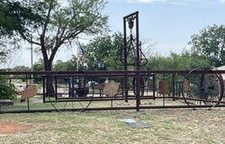 412 E 7th Street, Rotan, TX 79546