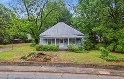 790 COLONIAL Rd, Memphis, TN 38117