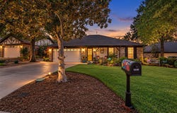 2125 Cambridge Drive, Hurst, TX 76054