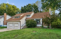 18820 E Hanthorne Drive, Independence, MO 64057
