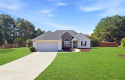 713 Manor Ridge Drive, Loganville, GA 30052