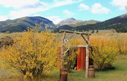 593 Cinnabar Creek W, Gardiner, MT 59030