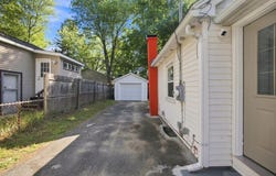 15 Alice St, Springfield, MA 01109