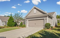 605 Daffodil Dr, Griffin, GA 30223