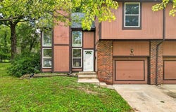 7606 W 86th Street, Overland Park, KS 66212